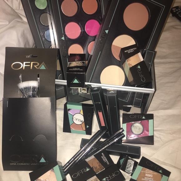 OFRA COSMETICS CASE - Picture 1 of 4
